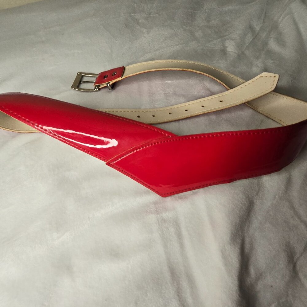 Vintage V Shape Belt